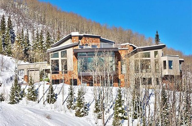 Colony ski home auction
